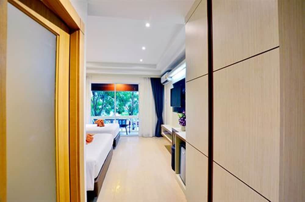 Фото Windmill Resort Hotel