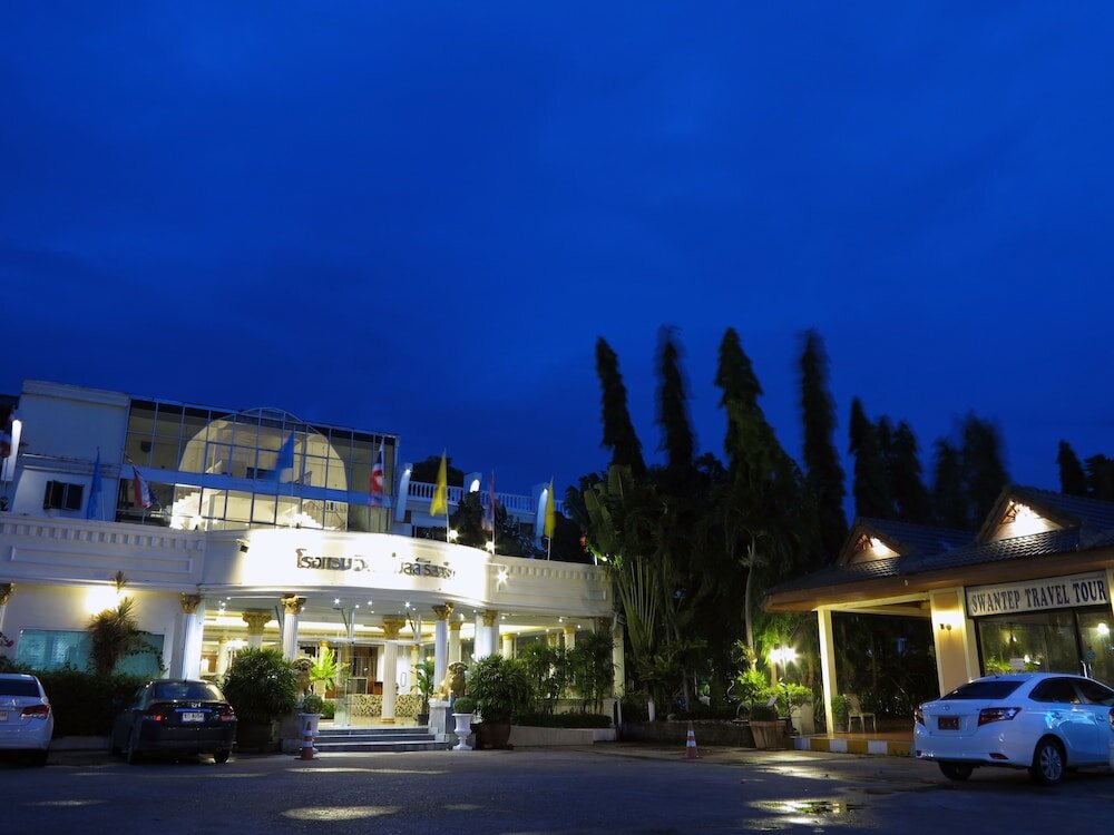 Фото Windmill Resort Hotel