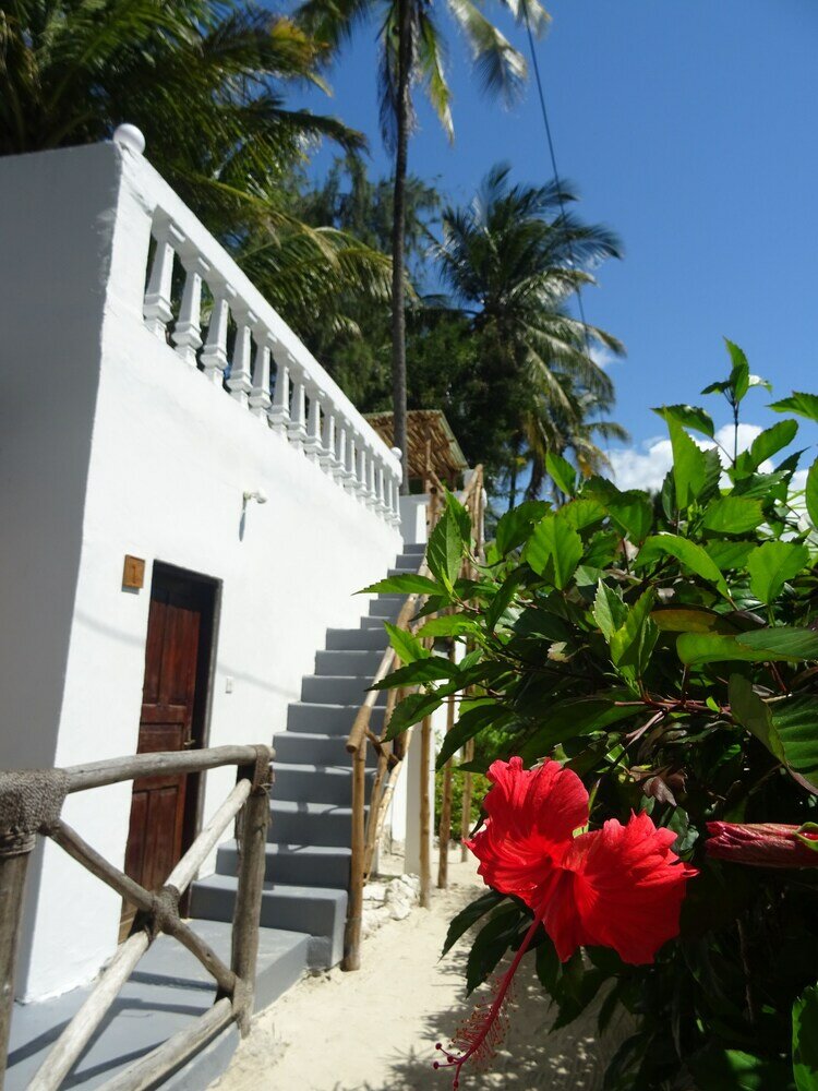 Фото Makuti Beach Bungalows