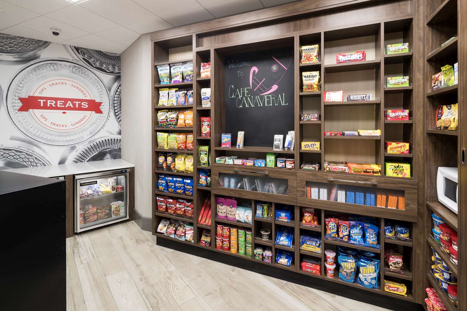 Фото Hampton Inn & Suites Cape Canaveral Cruise Port