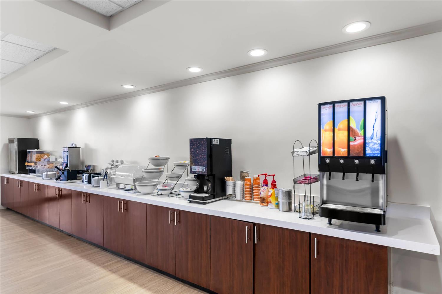 Фото Comfort Suites Austin Airport