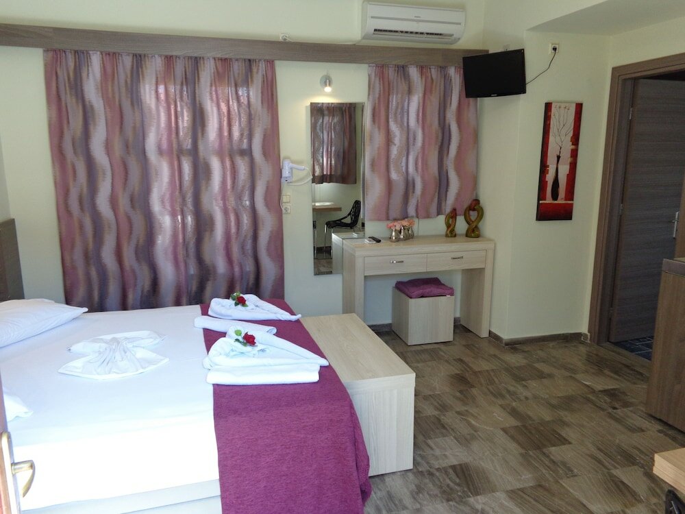 Фото Niki Studios Sea-Front