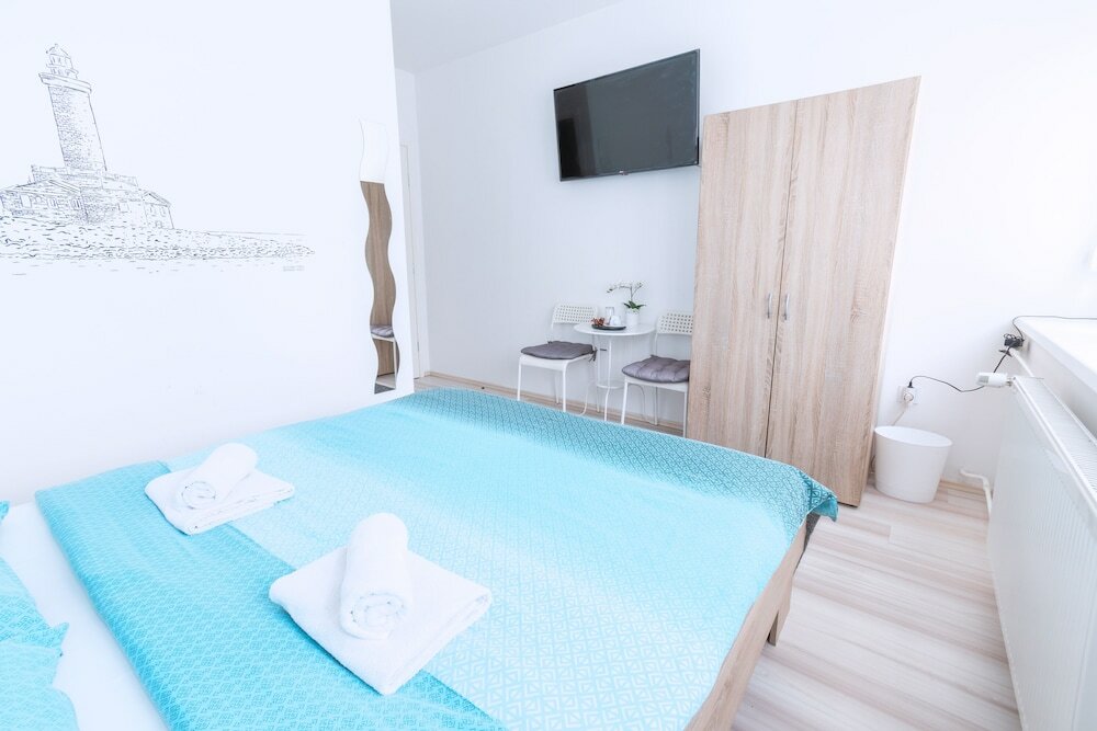 Фото The Dots Hostel