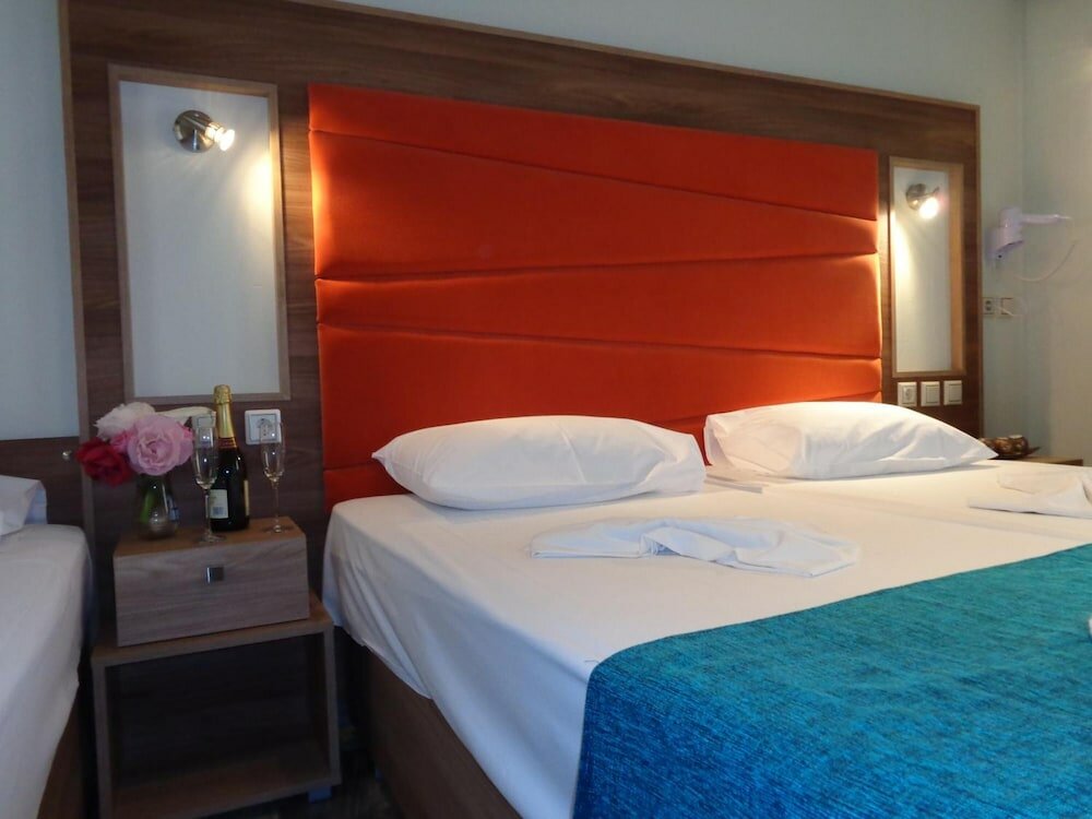 Фото Niki Studios Sea-Front