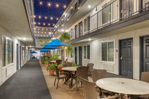 Гостиница Comfort Inn Santa Monica - West Los Angeles в Санта Монике