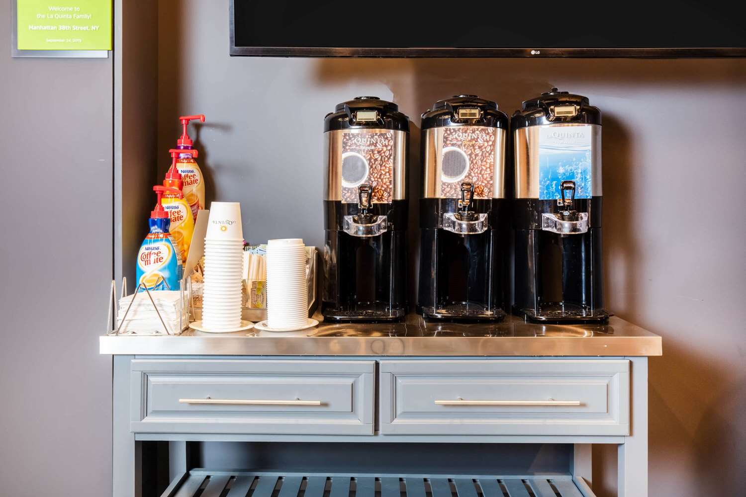 Фото La Quinta Inn & Suites by Wyndham Times Square South