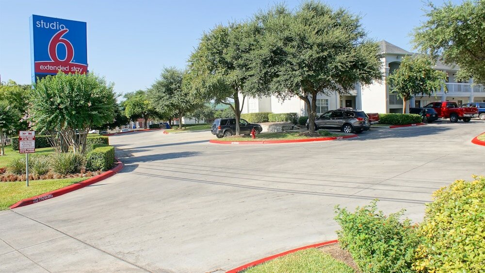 Фото Studio 6 San Antonio, Tx - Six Flags