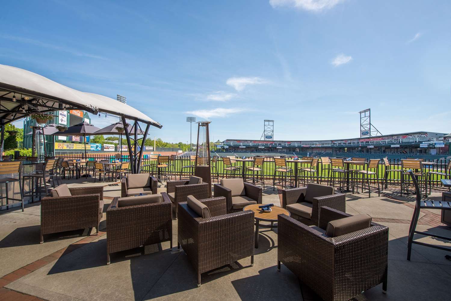 Фото Hilton Garden Inn Manchester Downtown