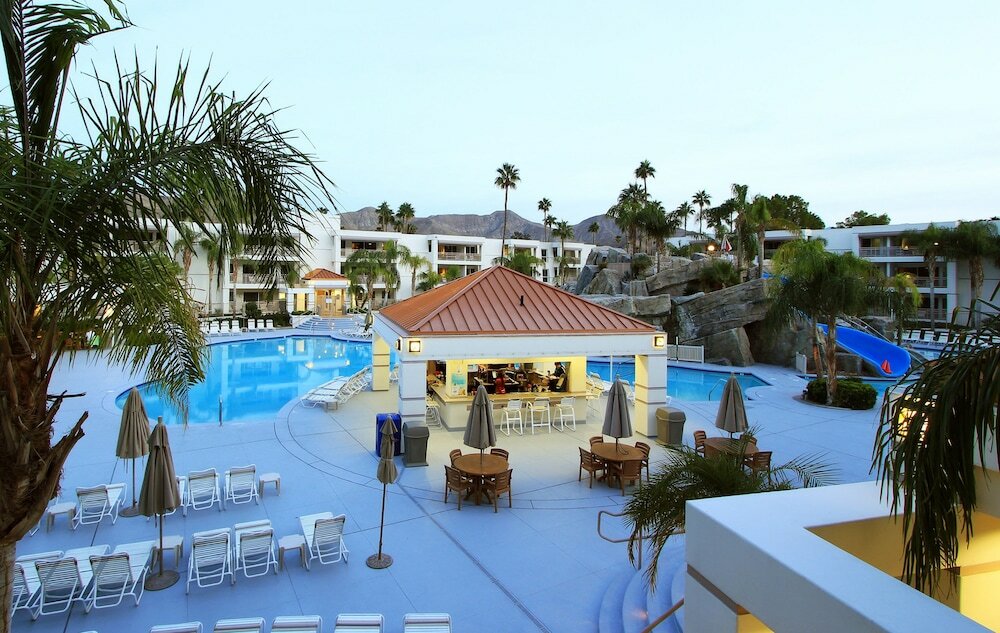 Фото Palm Canyon Resort