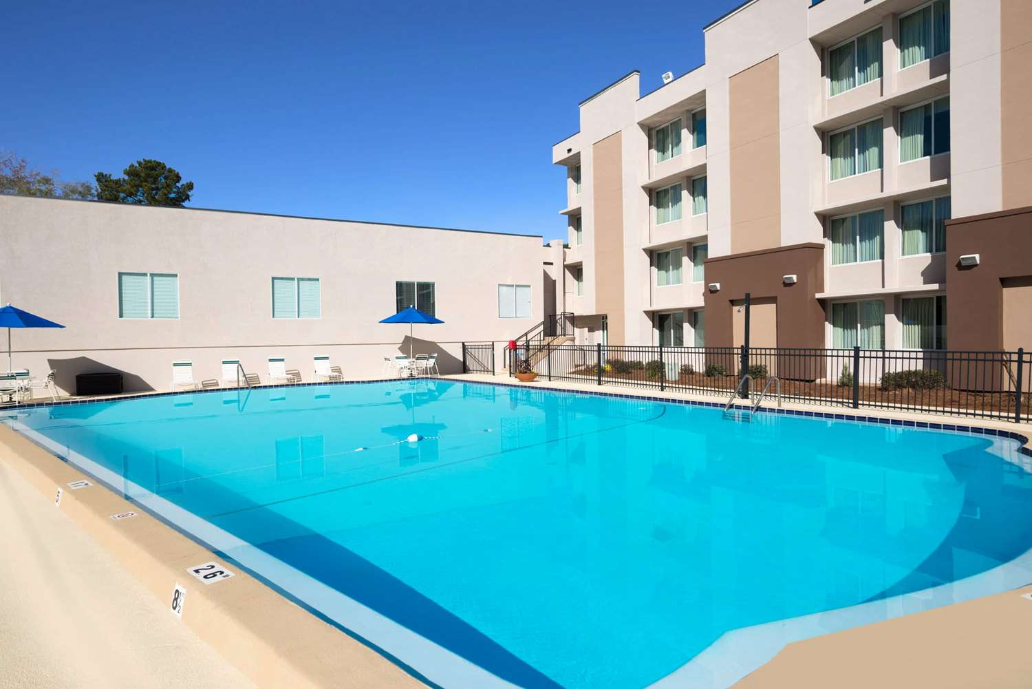 Фото Wyndham Garden Tallahassee Capitol