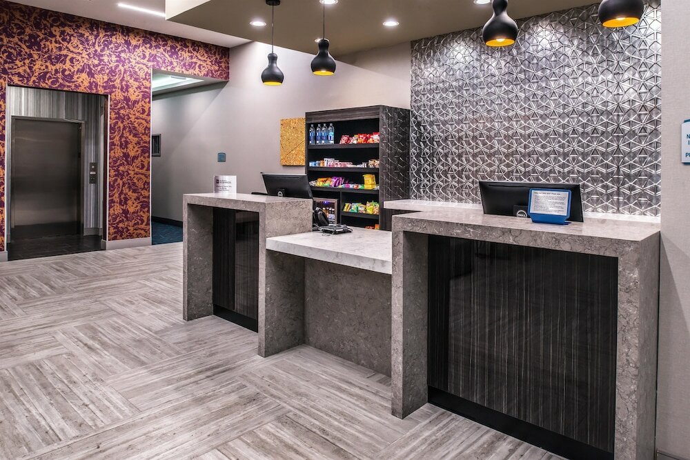 Фото Best Western Plus Temecula Wine Country Hotel &Suites