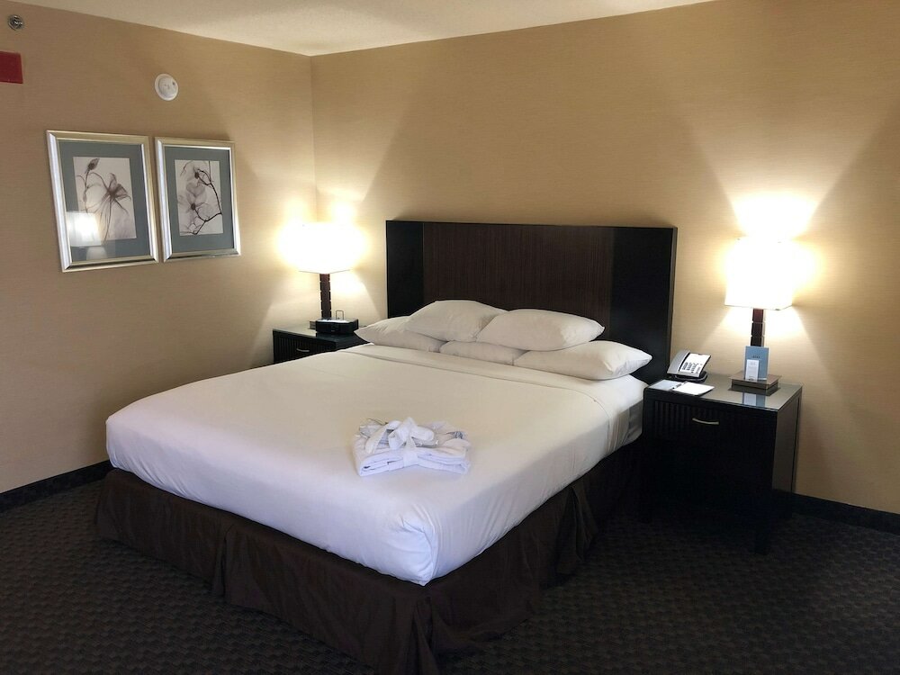 Фото Отель Doubletree by Hilton New York Jfk Airport