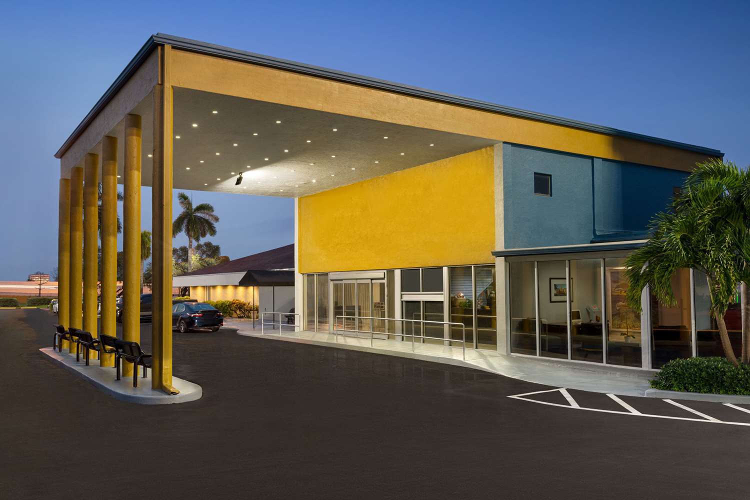 Фото Days Inn by Wyndham Miami International Airport