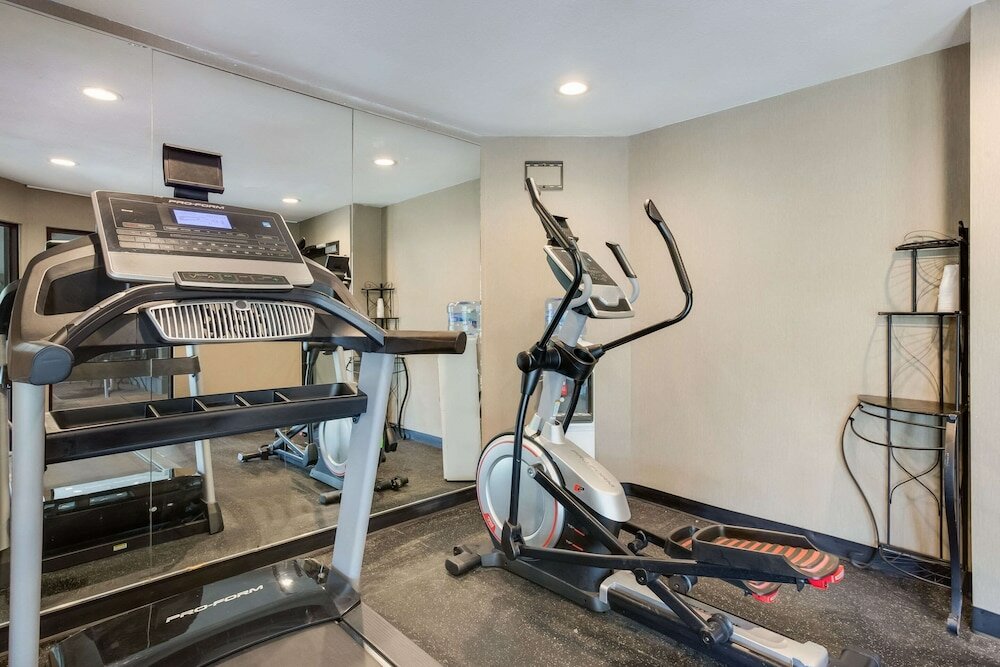 Фото Quality Inn Lees Summit - Kansas City