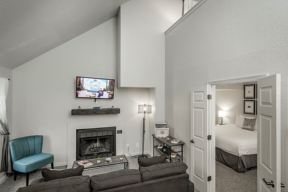 Фото Cloverleaf Suites Kansas City - Overland Park