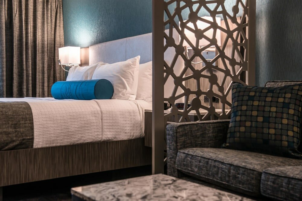 Фото Best Western Plus Temecula Wine Country Hotel &Suites