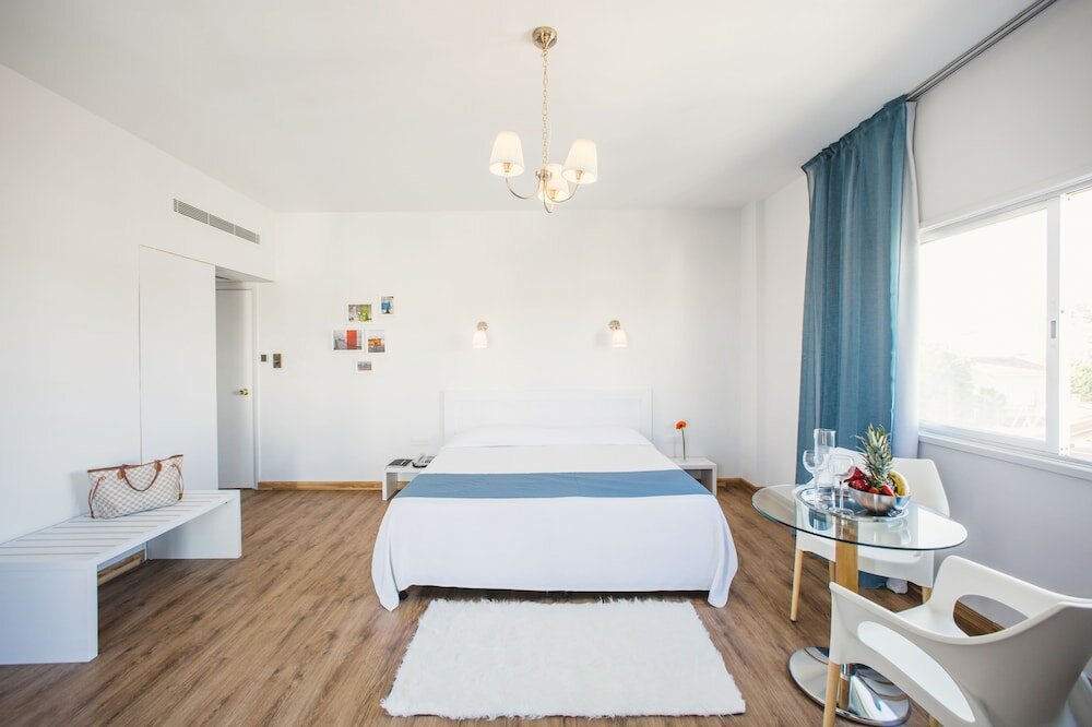 Фото Mikes Kanarium Hotel