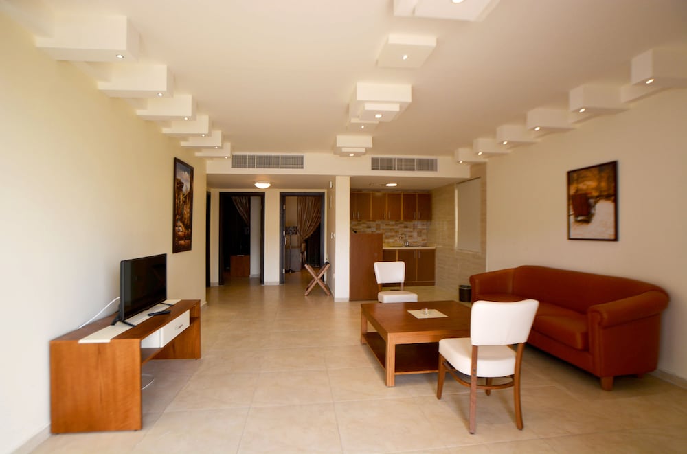 Фото Public Security Hotel & Chalets