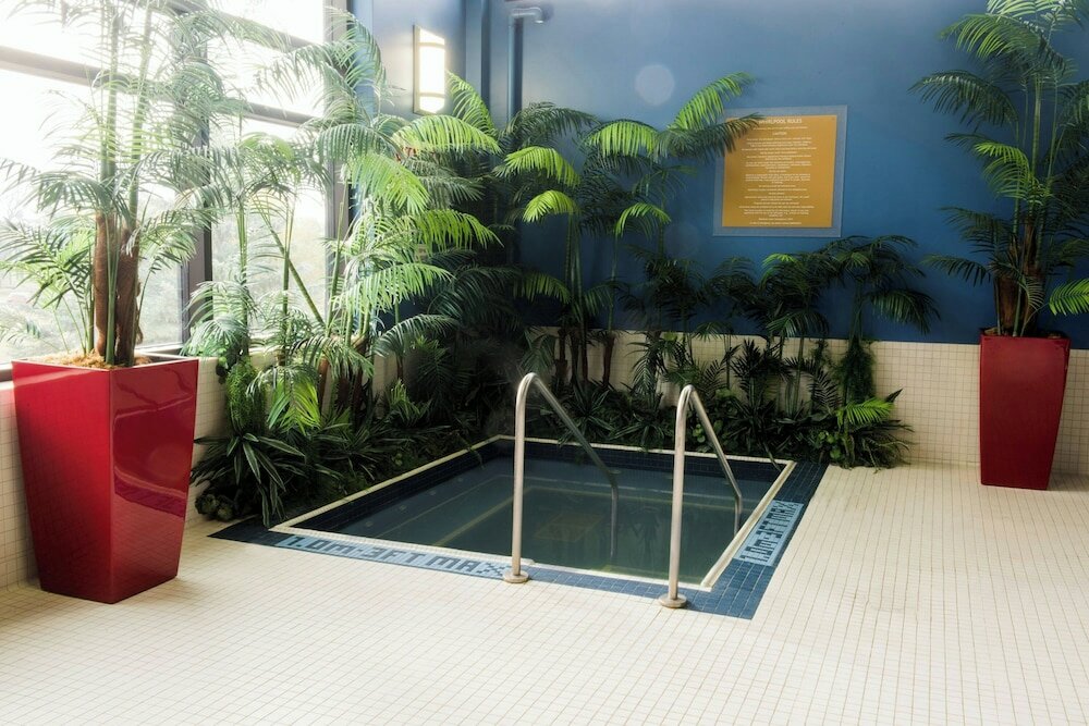 Фото Four Points by Sheraton Winnipeg South