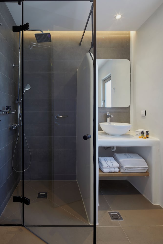 Фото Myst Boutique Hotel