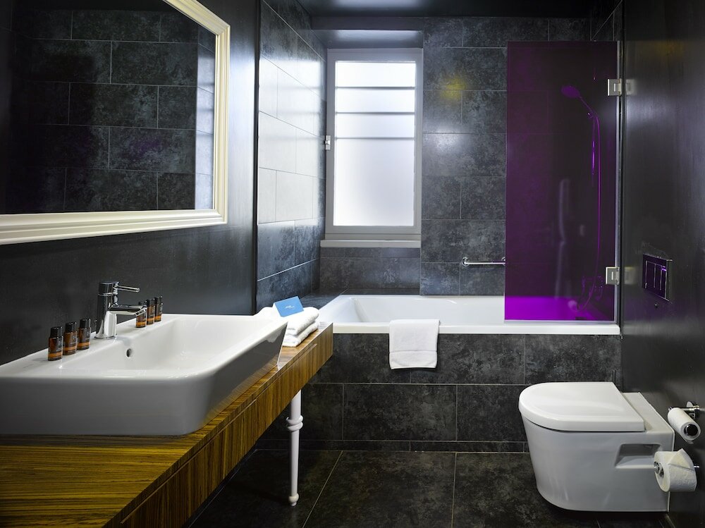 Фото The Icon Hotel & Lounge