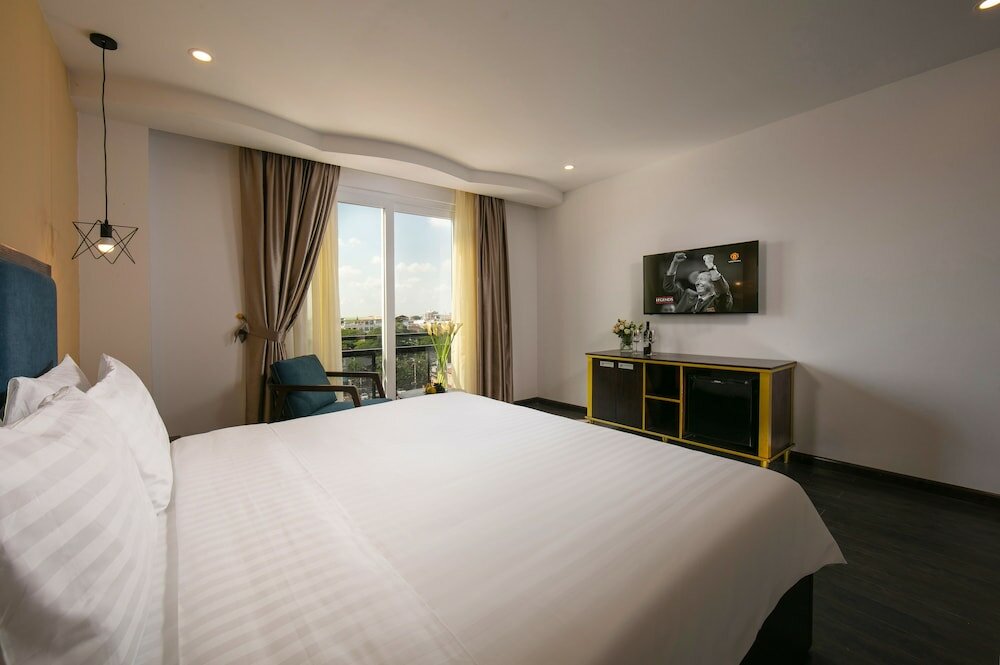 Фото Azalea Parkview Hotel