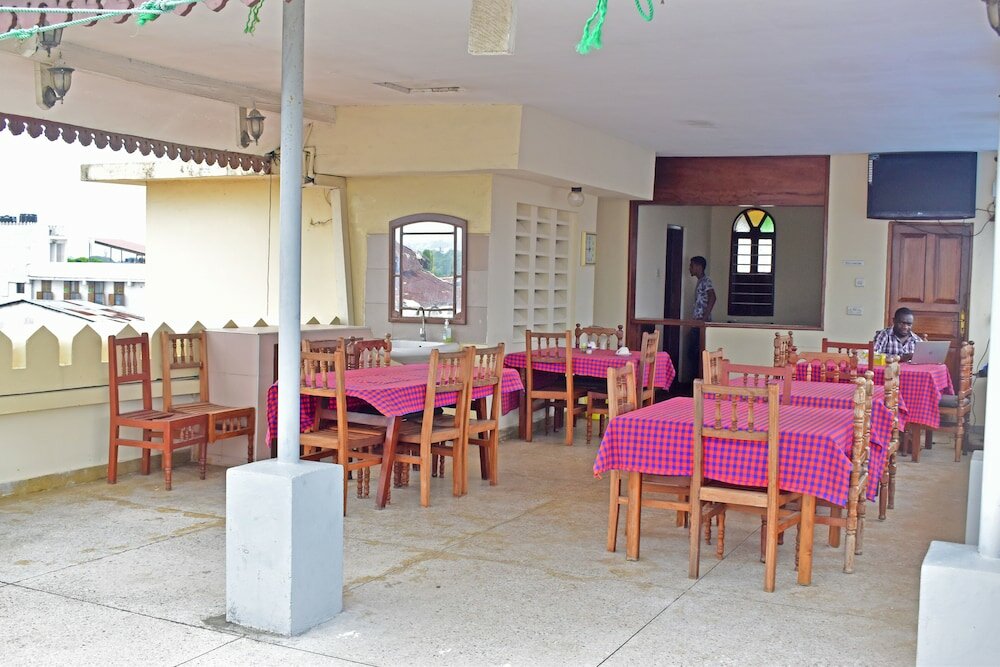 Фото Funguni Palace Hotel