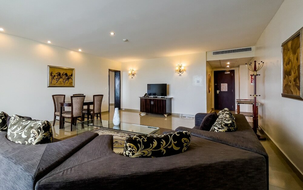 Фото Black Diamond Hotel