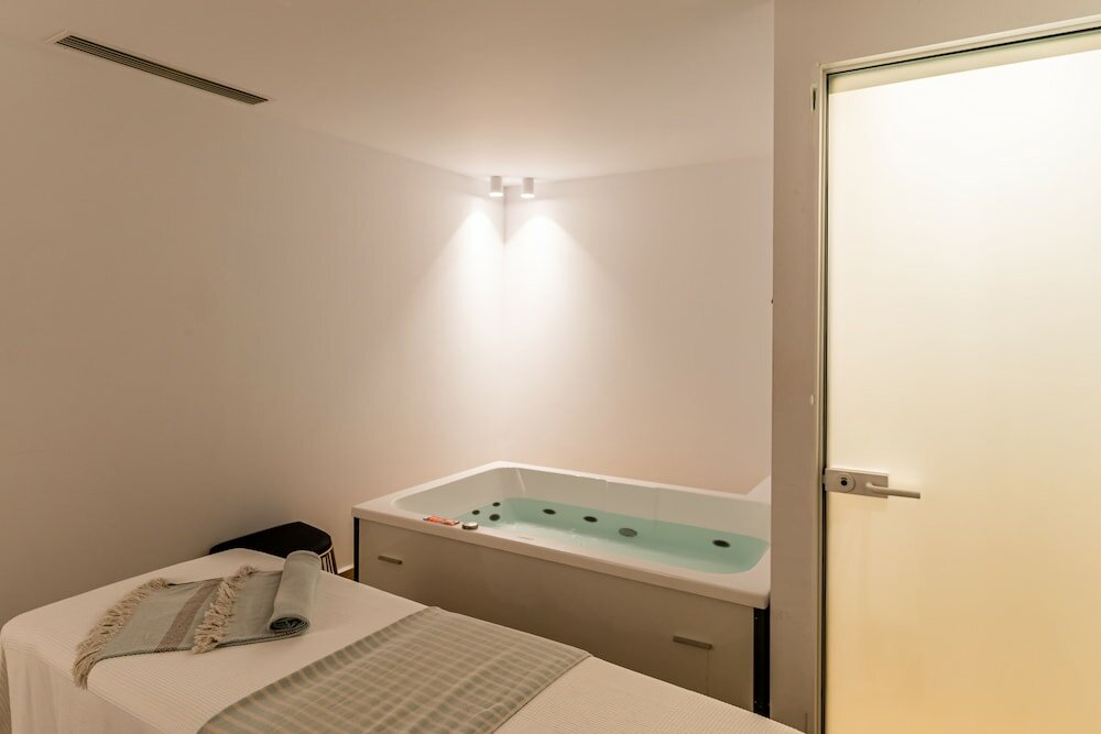 Фото Cresanto Luxury Suites