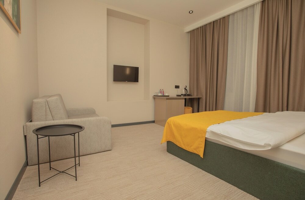 Фото Twelve Inn Hotel