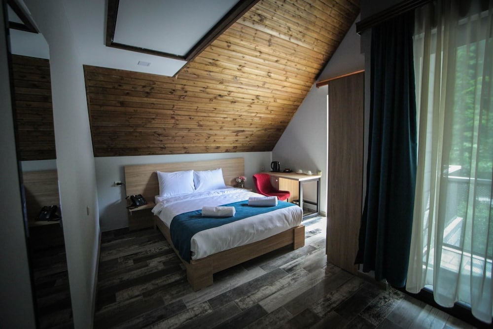 Фото Borjomi Underwood