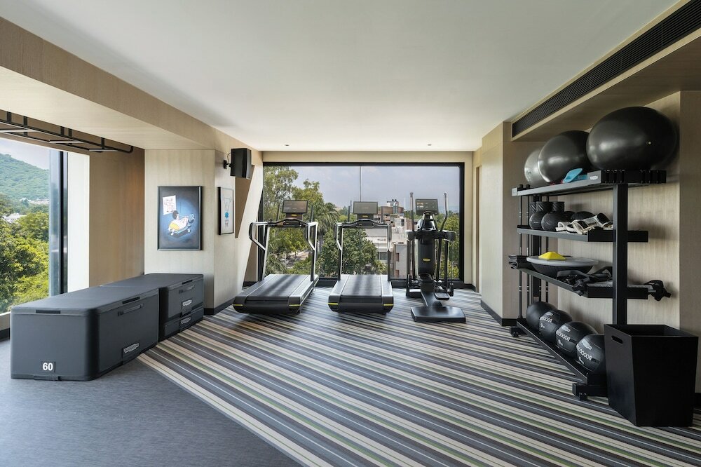 Фото Parallel Hotel