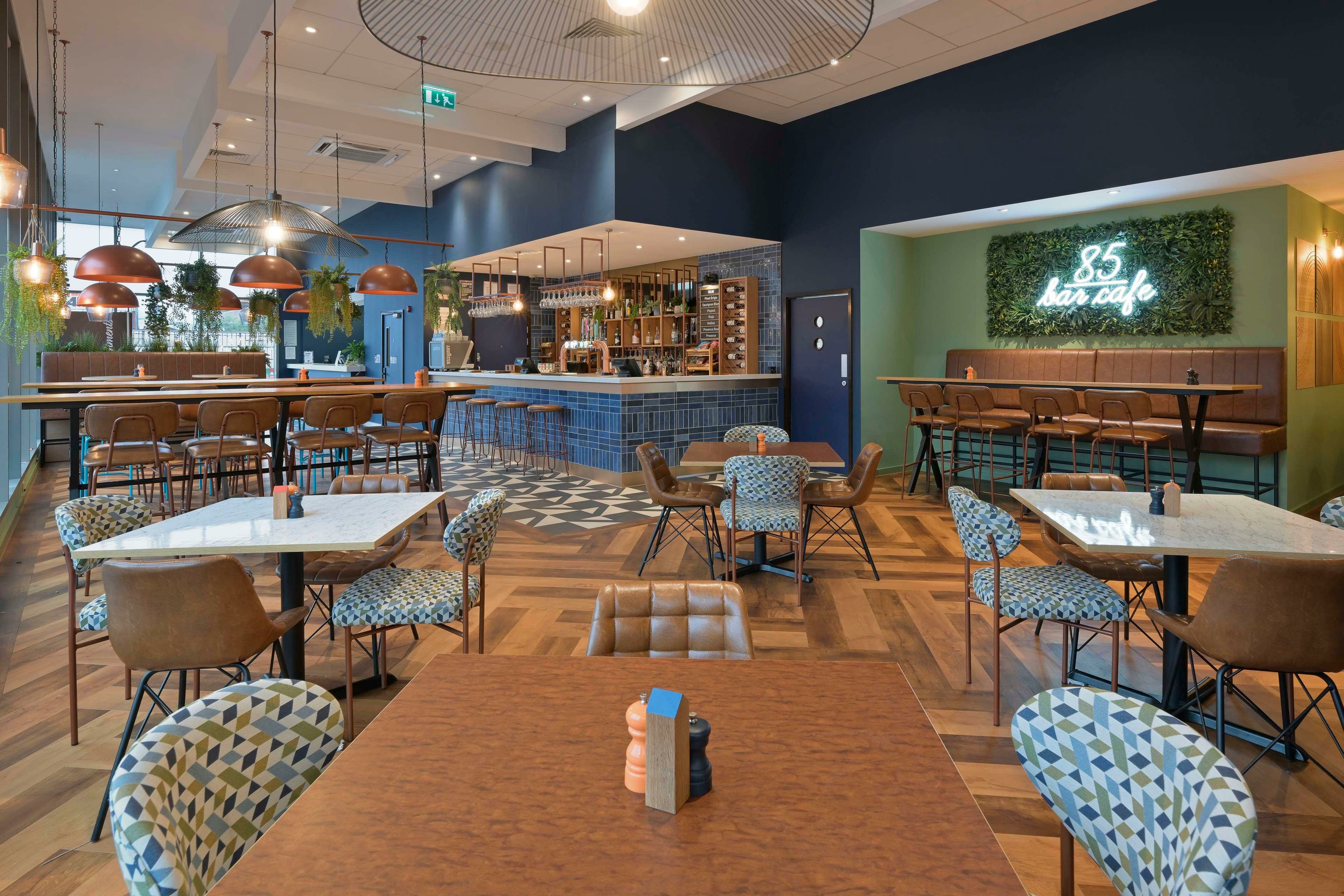 Фото Travelodge Manchester Central Arena