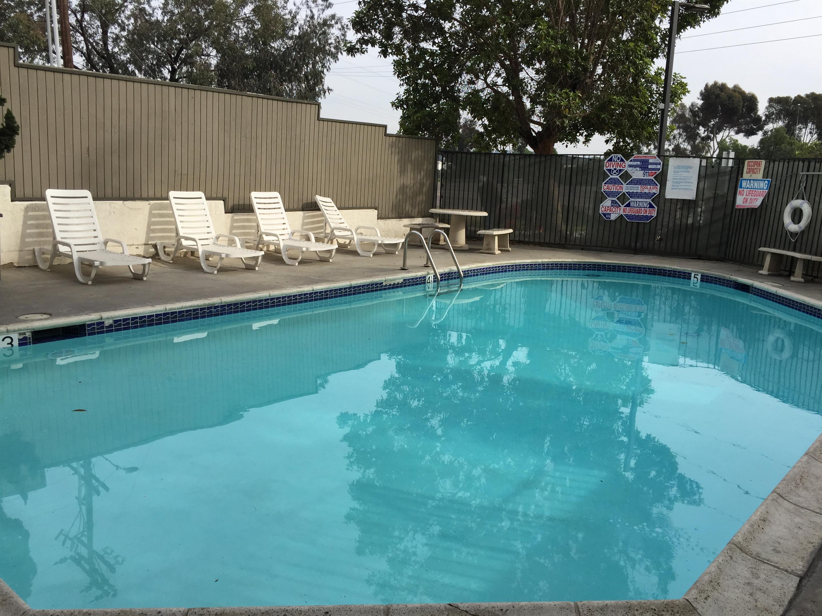 Фото Super 8 by Wyndham National City Chula Vista