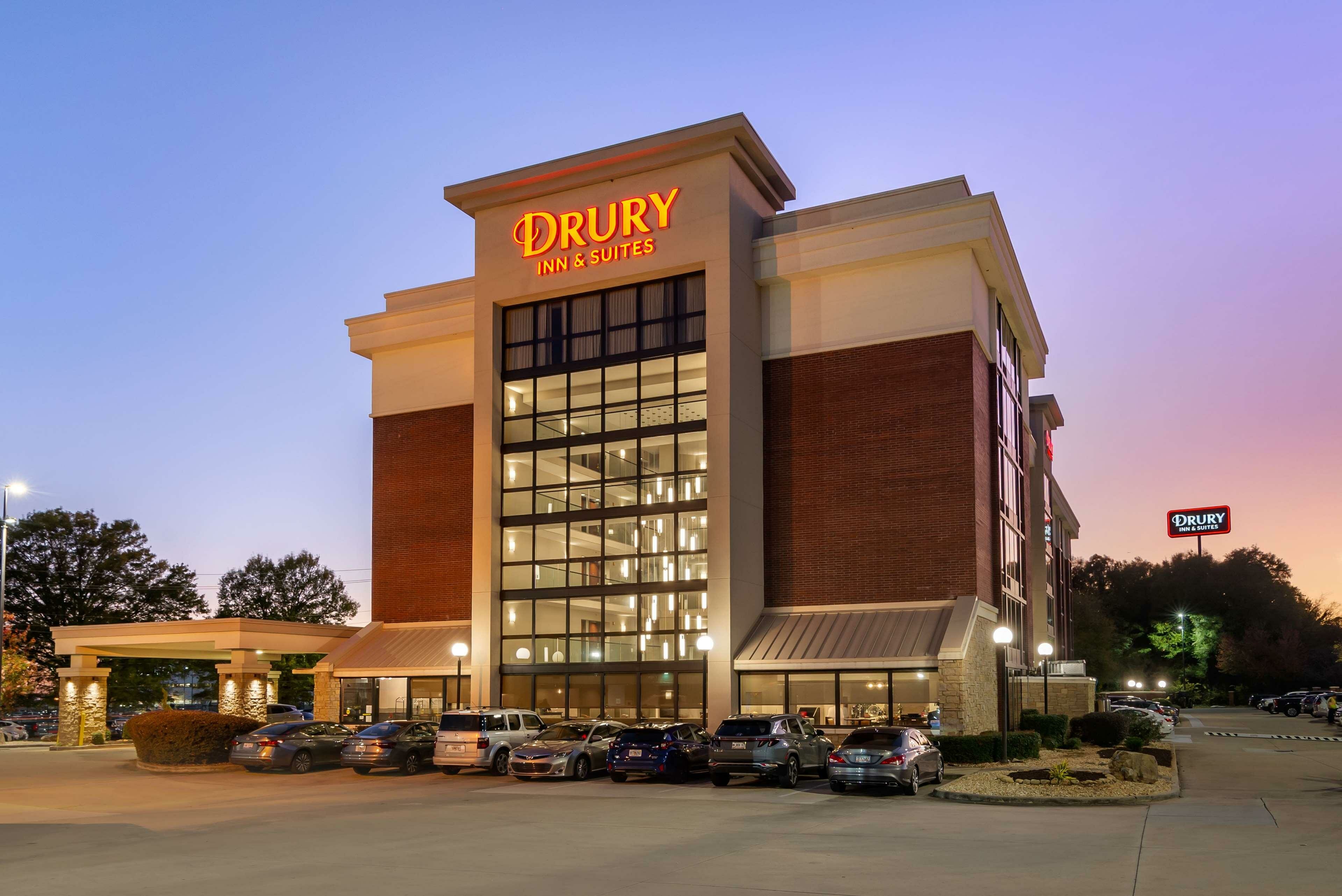 Фото Drury Inn & Suites Atlanta Airport