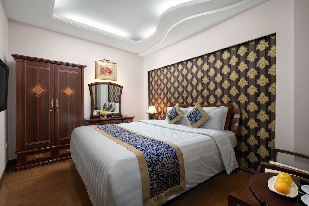 Фото Lakeside Palace Hotel