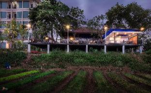 Фото The River Hotel