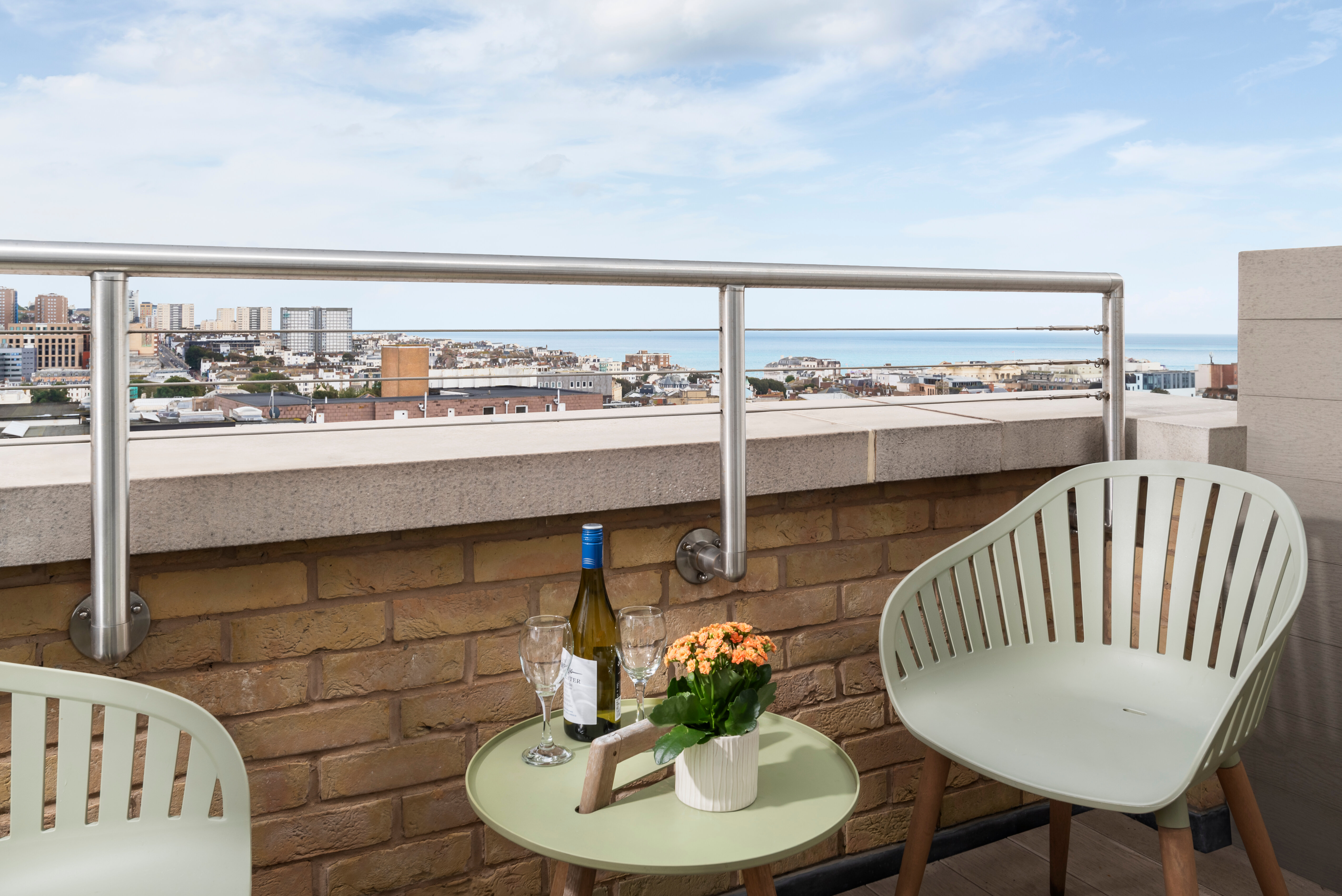 Фото Q Square by Supercity Aparthotels