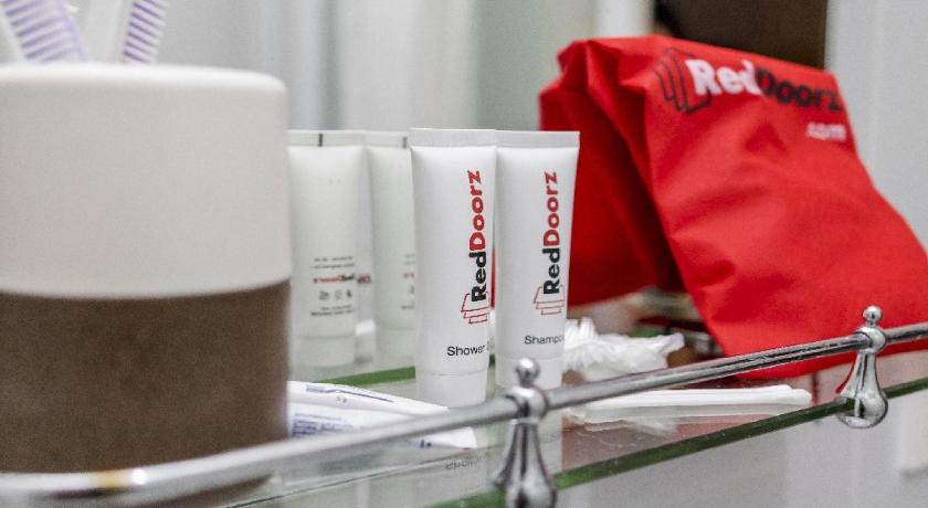 Фото RedDoorz Plus @ Danau Sunter Utara