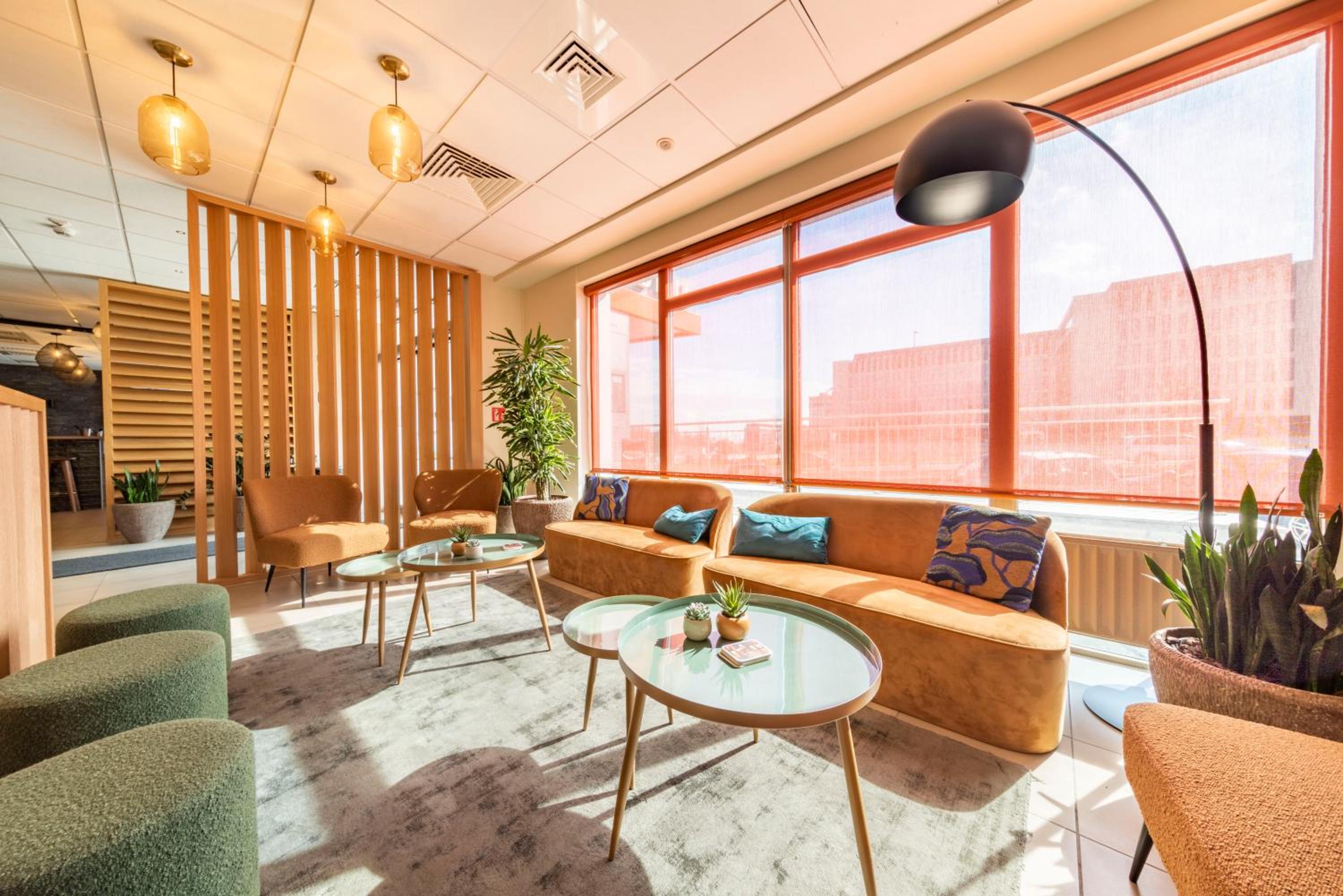 Фото Mandarina Hotel Luxembourg Airport