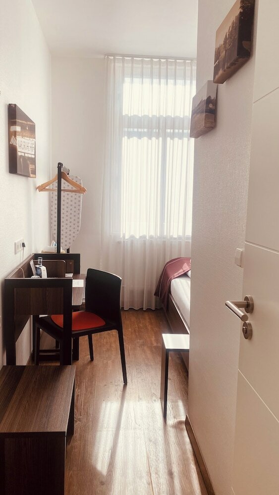 Фото SevenDays Hotel BoardingHouse