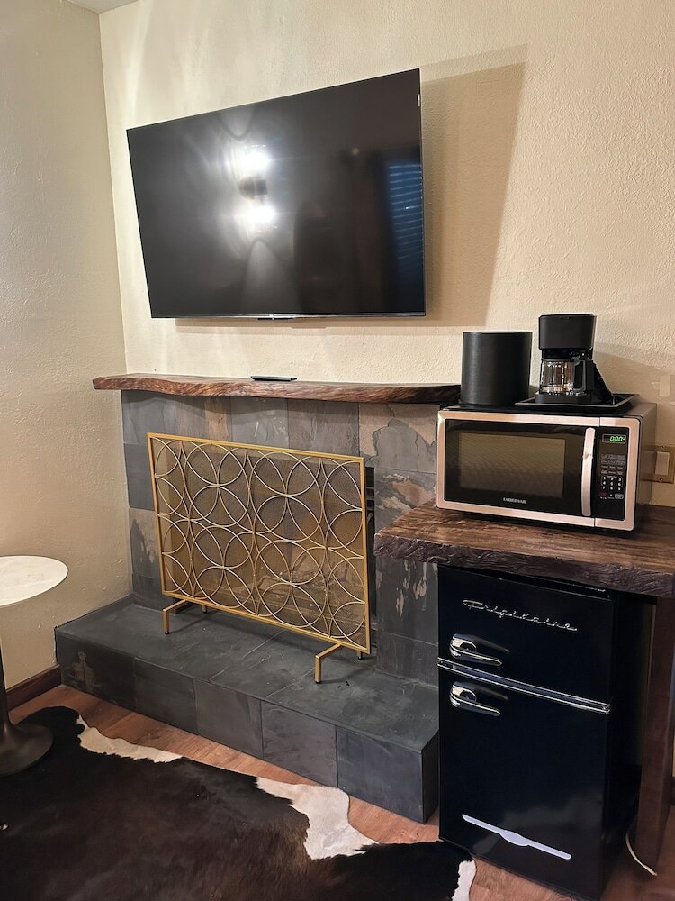 Фото Black Forest Lodge And Cabins