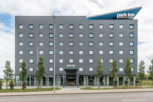 Внешний вид отеля Park Inn by Radisson Vilnius Airport Hotel & Conference Centre в Вильнюсе, фото 3