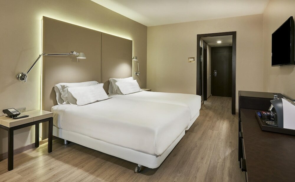 Фото Nh Lleida Pirineos