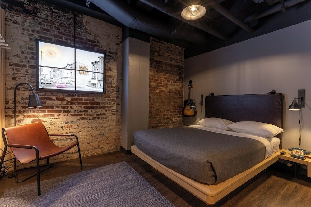 Фото Moxy Nashville Downtown