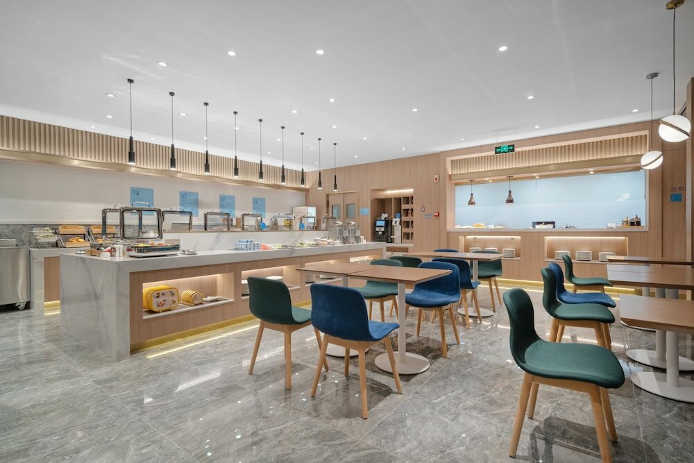 Фото Holiday Inn Express Shanghai Jinqiao Central, an Ihg Hotel