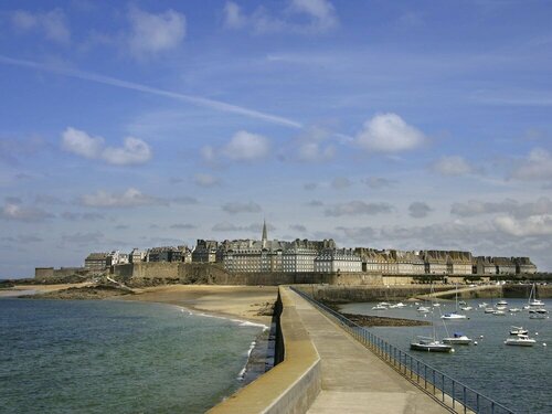 Внешний вид отеля Ibis Saint-Malo Madeleine в Сен-Мале, фото 2