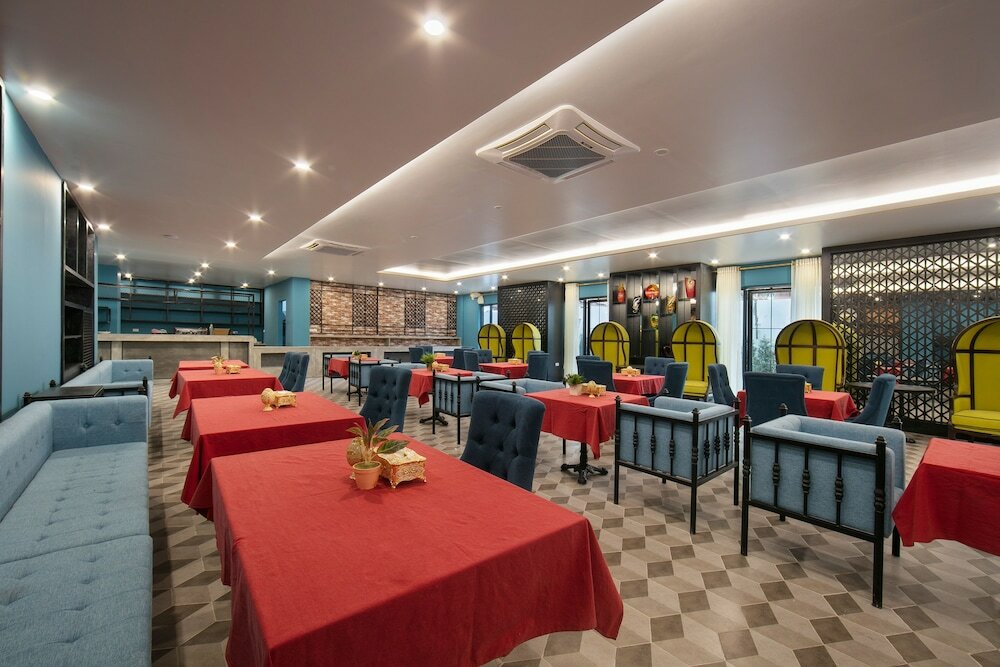 Фото Azalea Parkview Hotel