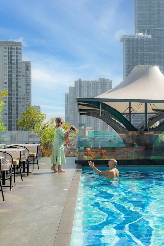 Фото Ramada Plaza by Wyndham Bangkok Sukhumvit 48