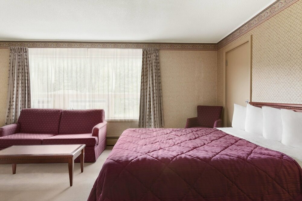 Фото Travelodge by Wyndham Edmundston